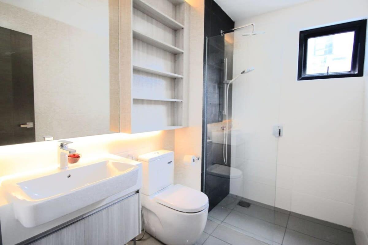 A Stylish High-Floor 2Br Suasana Suites Views Johor Bahru Exterior photo